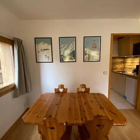 2 Pieces Pour 4 Personnes A Meribel, Et Proche Pistes - Fr-1-411-739 *